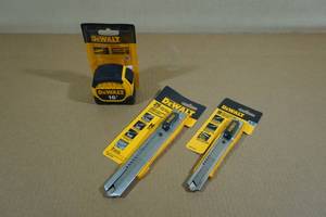 lot 17 image: 2 DeWalt Snap-Off Blade Knife with 16 Tape Measure