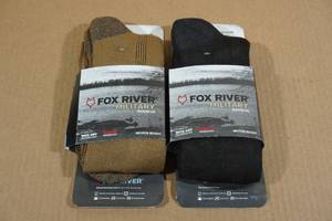 lot 58 image: 2 Pairs Fox River Military Medium Weight Socks -Mens Medium