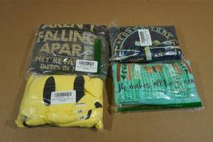 lot 62 image: 4 Womens Christian T-Shirts -Large
