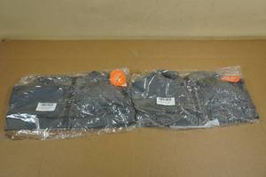 lot 67 image: 2 Handful Zip-Up Sports Bras -XL