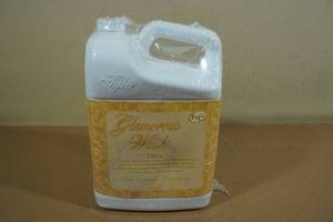 lot 80 image: Tyler Candle Co Glamorous Wash Laundry Detergent Diva 3.78 Liters