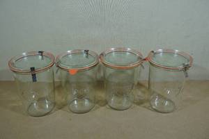 lot 83 image: 4 850 ml Weck Mold Jars
