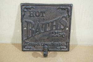 lot 133 image: Hot Baths Cast Iron Wall Towel Hook