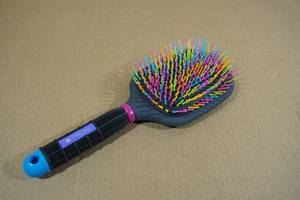 lot 151 image: Tail Tamer Horse Brush