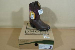 lot 159 image: Smoky Mountain Boots-Kids Size 10, BrownPink Stitching