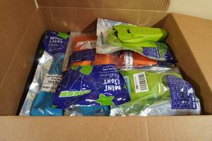 lot 162 image: 18 Pairs Cressi Mini Light Kids Fins