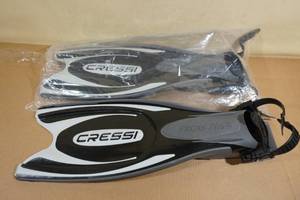 lot 173 image: Cressi Frog Plus Open Heel Scuba Diving Fins -Size ML