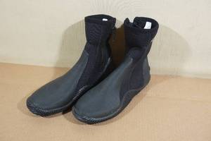 lot 181 image: Cressi Isla 5mm Dive Shoes -Size 9