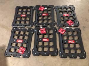 Lot of Milwaukee Mounting plate customer return review pictures