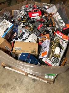 Gaylord full of assorted Door Knobs nd hardware various models and conditions customer returns review pictures
