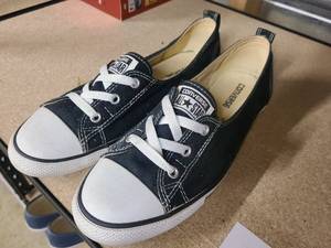 Size 10 Black and White Converse All Stars