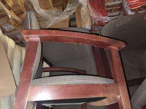 Pallet of waiting room chairs in good condition