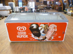 lot 10 image: AHT Novelty Freezer