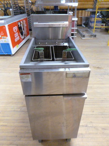 lot 20 image: Aurora Gas Double Deep Fryer