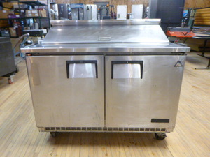 lot 22 image: Everest Refrigeration Prep Table