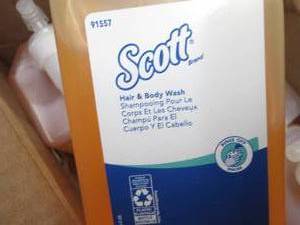 6- 1 L Scott Hair & Body Wash Refil...