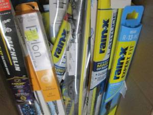 Box of Assorted 20 inch & Shorter W...