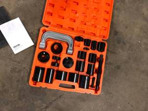 lot 22 image: VEVOR Ball Joint Press Kit 25-Piece Tool Kit C-Press Ball Joint Remove and Install Tools for Most 2WD and 4WD Cars Repairing customer return review pictures