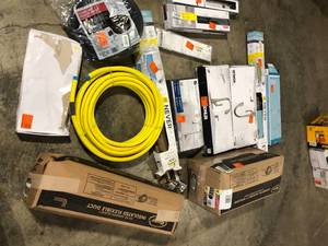 lot 25 image: Lot of assorted Faucets and Bath accesories customer returns see pictures