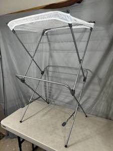 lot 5 image: New Polder Folding Laundry Drying Stand