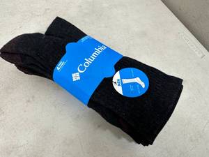 lot 9 image: 4 New Pairs Columbia Crew Socks