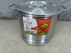lot 50 image: New 16 Quart Aluminum Stock Pot - Scratch and Dent