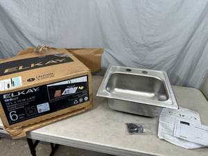 lot 63 image: New Stainless Steel Bar Sink - Sink Only