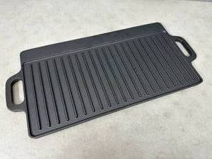 lot 79 image: New Cast Iron Reversible Griddle