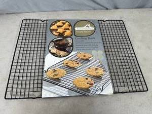 lot 80 image: New Oversized Cooling Rack