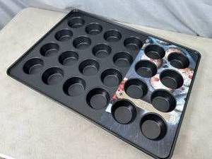 lot 83 image: New Elle Gourmet Non-Stick Muffin  Cupcake Pan