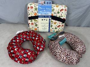 lot 91 image: New Memory Foam Travel Pillows and Sleep Mask