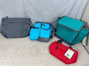 lot 99 image: 4 New Soft Side Coolers  Lunch Boxes