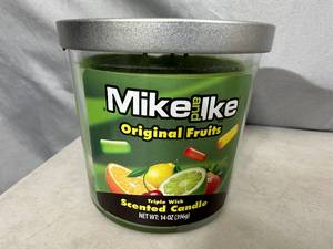 lot 134 image: New Mike and Ike Triple Wick Scented Candle