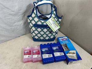 lot 135 image: New Lunch Cooler with Assorted Ice Packs