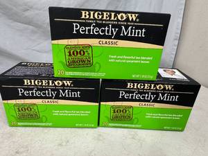 lot 172 image: 60 Tea Bags Bigelow Perfectly Mint Black Tea Classic Tea