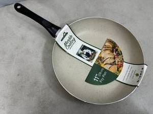 lot 226 image: New 11 inch Marble Coating Non-Stick Aluminum Frying Pan