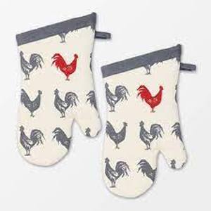 lot 165 image: 2pk Designer Hen House Print Oven Mitt - MU Kitchen
