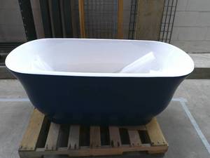 lot 166 image: Streamline 59 in. Acrylic Flatbottom Non-Whirlpool Bathtub in Matte Dark Blue With Polished Gold Drain-Some Damage See Pictures