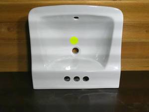 lot 160 image: Glacier Bay 19.29 in Aragon Wall-Mounted Rectangular Bathroom Sink in White