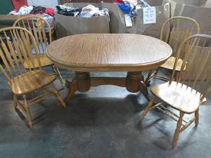 lot 184 image: 60 x 42 Dining Table Set-Includes 4 Chairs and 2 42 x 15 Leafs-Honey Oak Finish