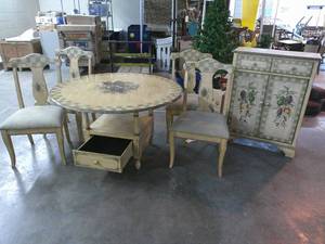 lot 185 image: Country Style Fruit Print Dining and Hutch Set-Includes Chairs