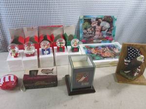 lot 211 image: (CS) Assorted Decor Collectibles...