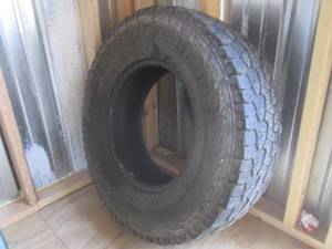 lot 214 image: (SHED) Hankook Dynapro Truck Tire L...