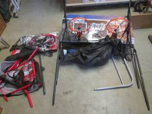 lot 216 image: (RM5) 2 Basketball Shooting Games -...