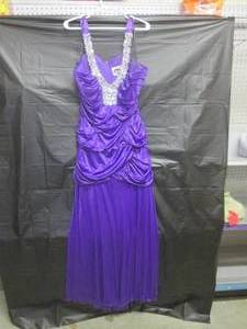 lot 254 image: (EW2) Deb Dress with Stones Coller ...