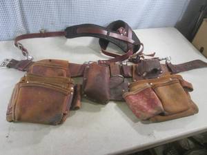 lot 262 image: (EW4) Heavy Duty Leather Tool Belt...