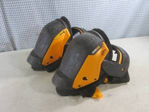 lot 263 image: (CS) ToughBuilt Knee Pads with GelF...