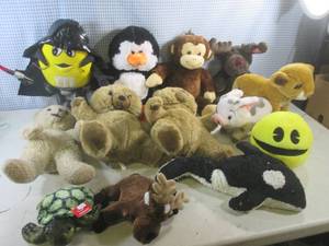 lot 284 image: (EW4) Tote Full of Assorted Plush A...
