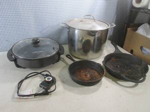 lot 290 image: (G-1) 12 Qt Stainless Steel Stock P...