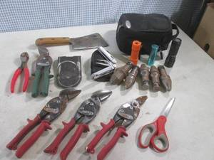 lot 293 image: (D-3) Leatherman Wave Multi-Tool w...